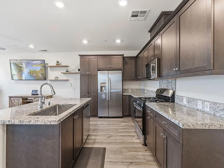 22760 Harmony Dr — Photo 4