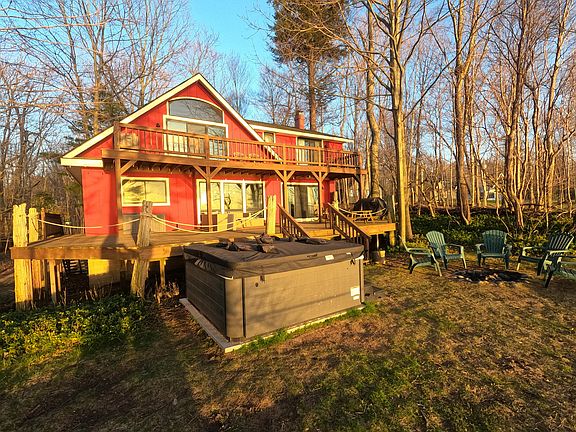 2nd image of 1162 Edgewater Ter