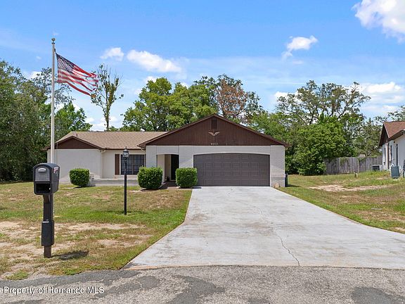 2nd image of 8313 Forest Oaks Blvd