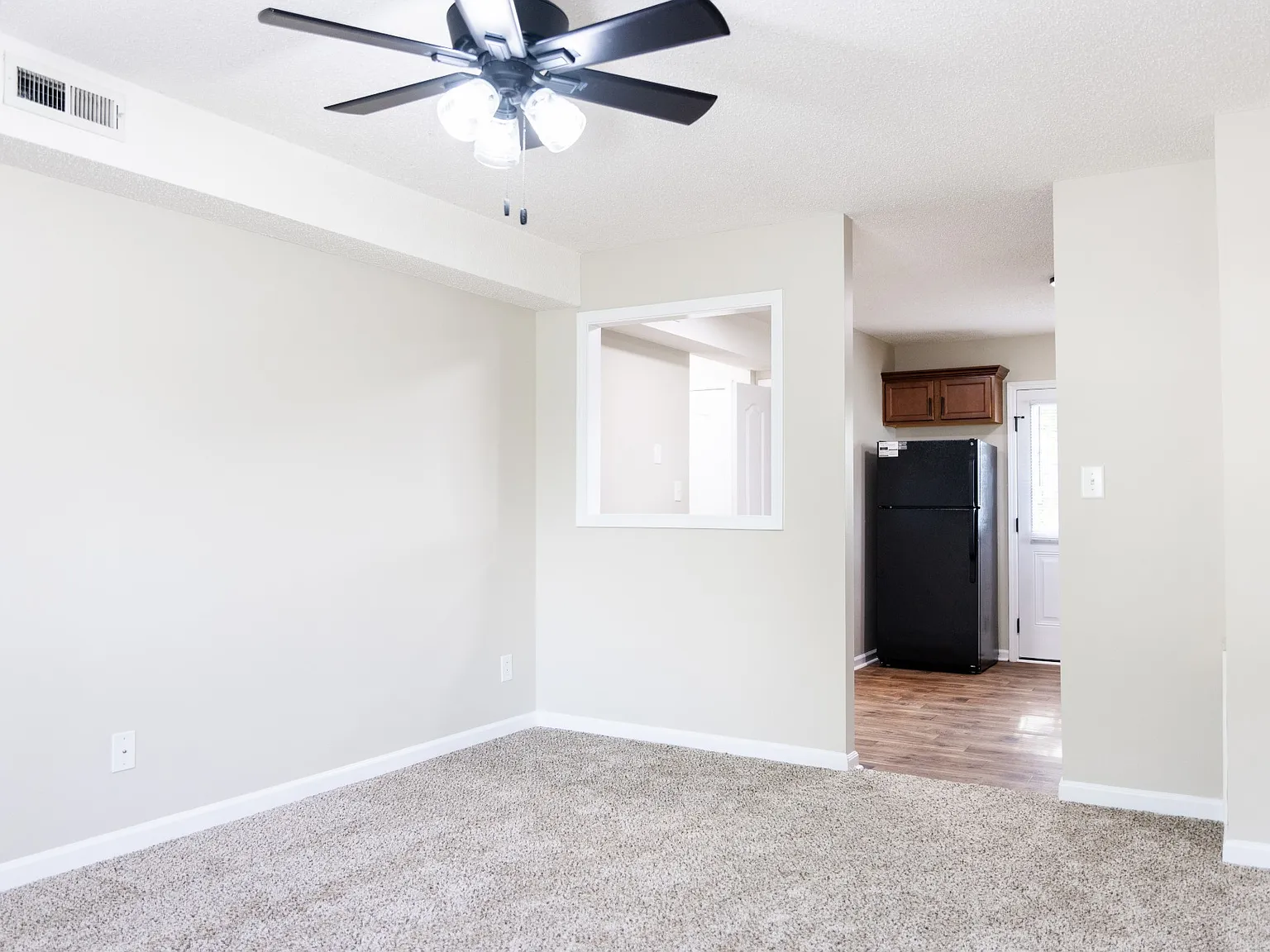 2 bed, 2.5 bath, 1075 sqft, $1,295 — Photo 3