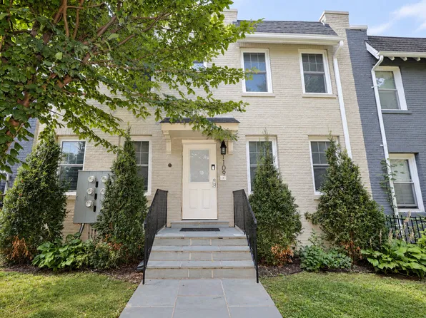 1109 Holbrook Ter NE APT 1, Washington, DC 20002