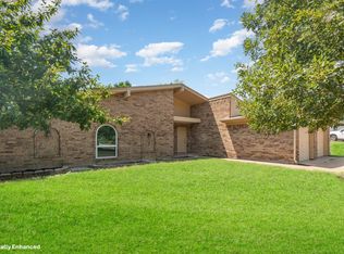 421 Cavender Ct, Hurst, TX 76054