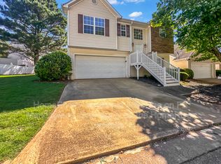 90 Greystone Cir, Hiram, GA 30141