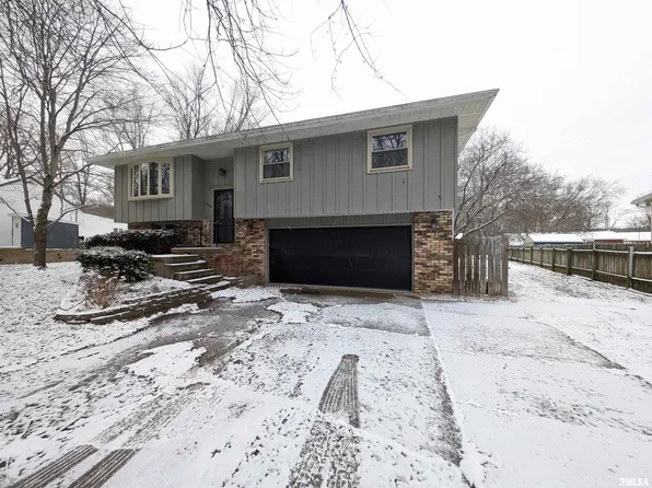 1126 N Robert Dr, East Peoria, IL 61611
