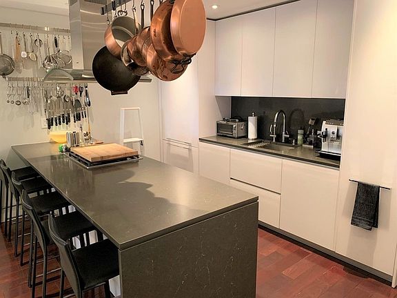 4th image of 23 W 82nd St APT A