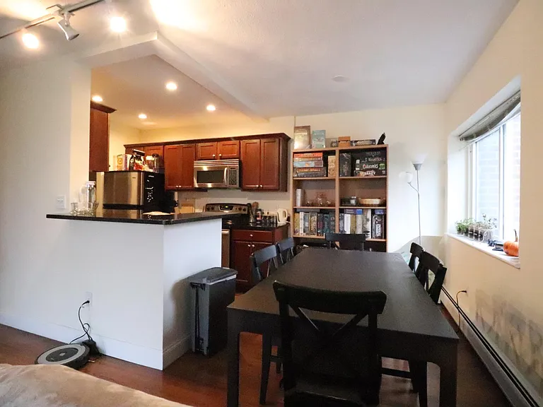 50 Craigie St #11 — Photo 4