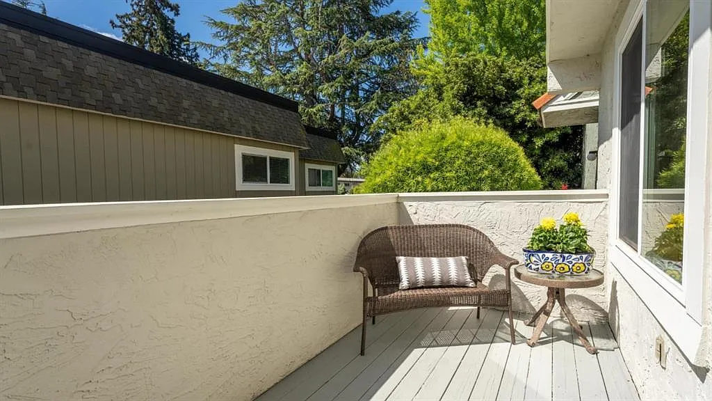 206 Michael Dr — Photo 3