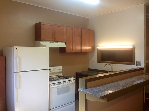 Kitchen with bar