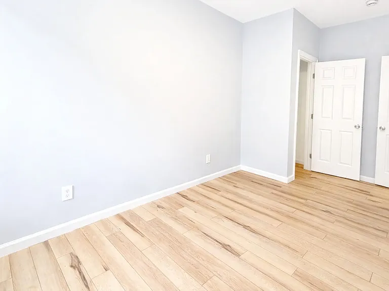 5114 Hudson Ave #7 — Photo 17