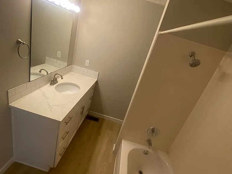 6926 N Old Fort Dr — Photo 22