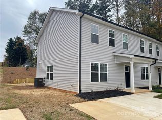 1114 13th Avenue Cir NE, Hickory, NC 28601