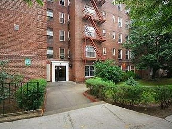 5th image of 39-60 52nd St #2G