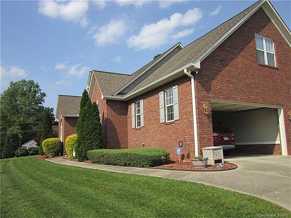 4th image of 2654 Fines Creek Dr #37