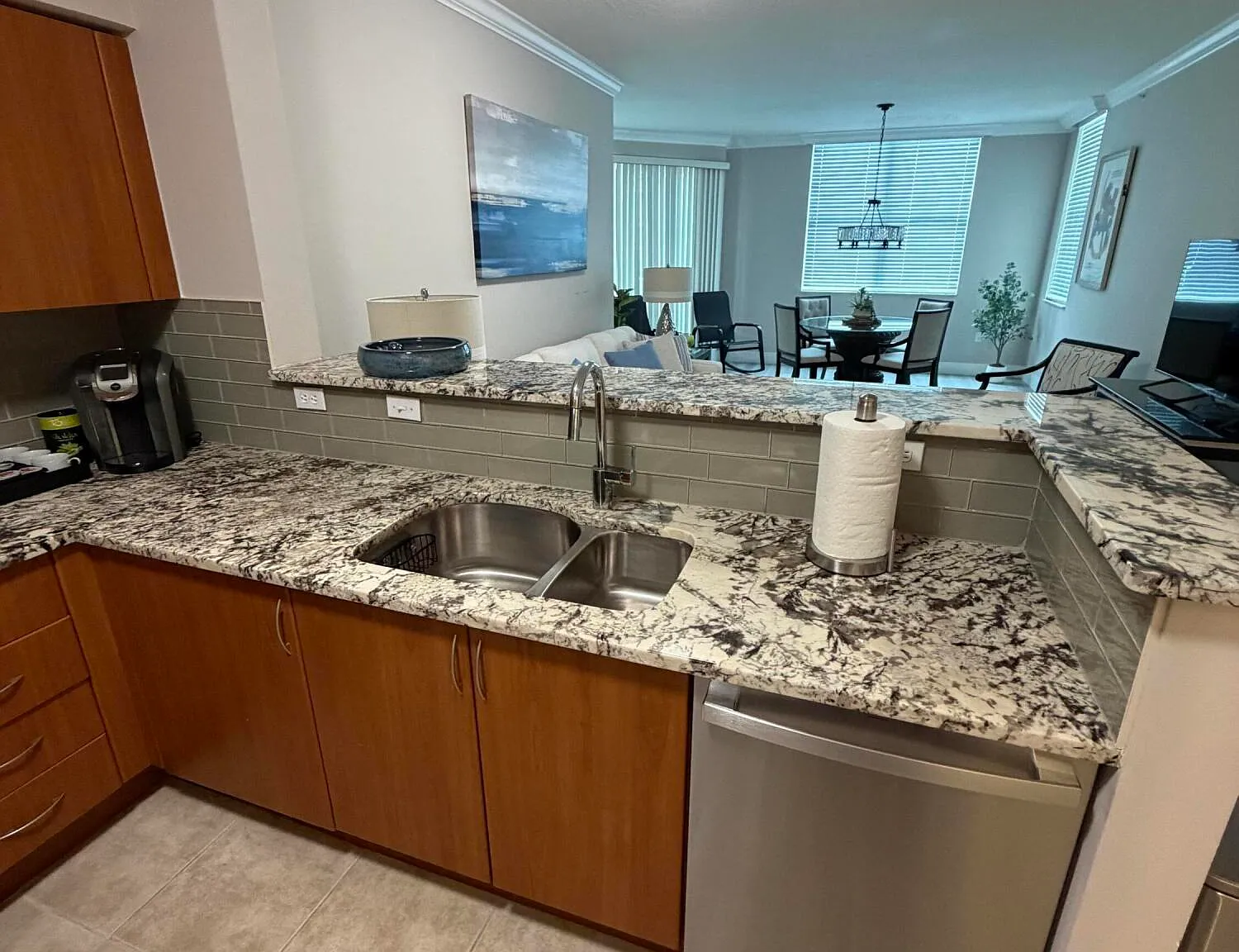2 bed, 2.0 bath, 1265 sqft, $3,700 — Photo 4