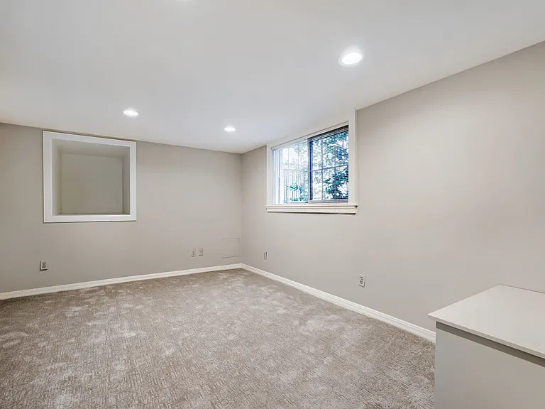 2552 57th Ave SW — Photo 14