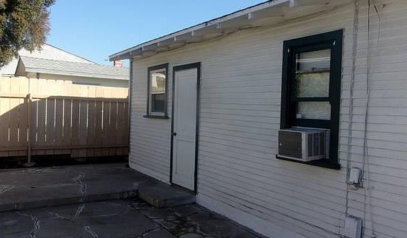 5th image of 2226 University Ave