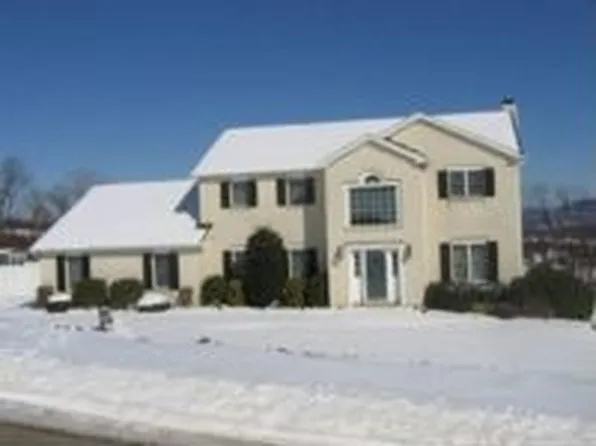 119 Klinger Dr, Sugarloaf, PA 18249