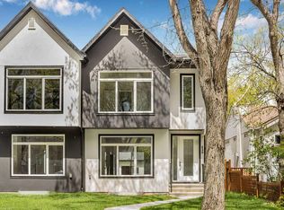430 S 33rd Ave NW, Calgary, AB T2K 0B4