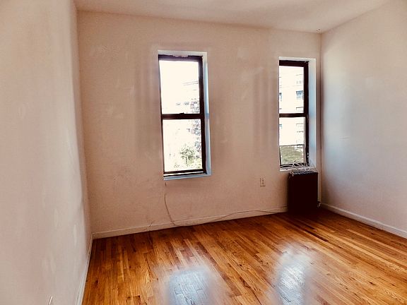 4th image of 326 Saint Johns Pl APT 4D