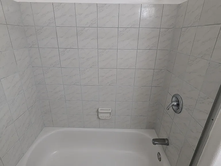 Central bathroom bathtub