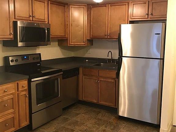 5th image of 2106 Kanawha Blvd E APT 116