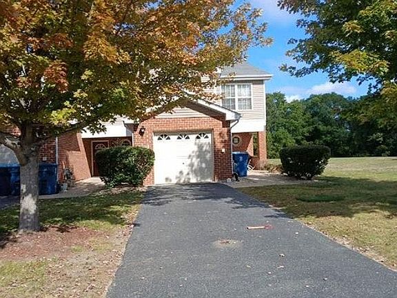 2nd image of 1910 Stonegate Dr