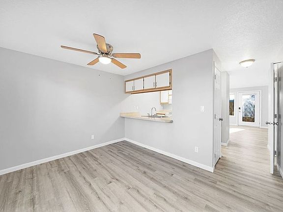 2nd image of 14360 E Burnside St #14336
