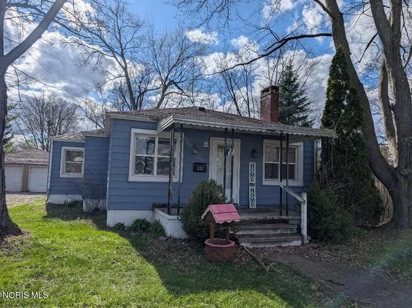 525 3rd St, Wauseon, OH 43567