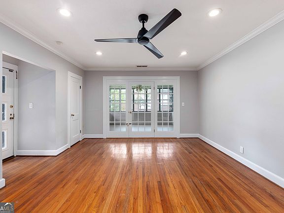 4th image of 1545 18th Ave