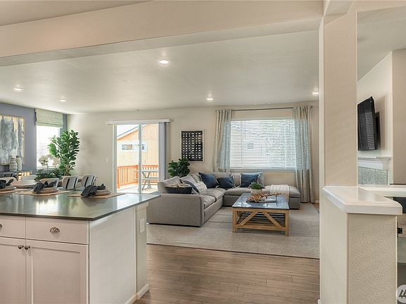 4th image of 3420 80th Ave NE