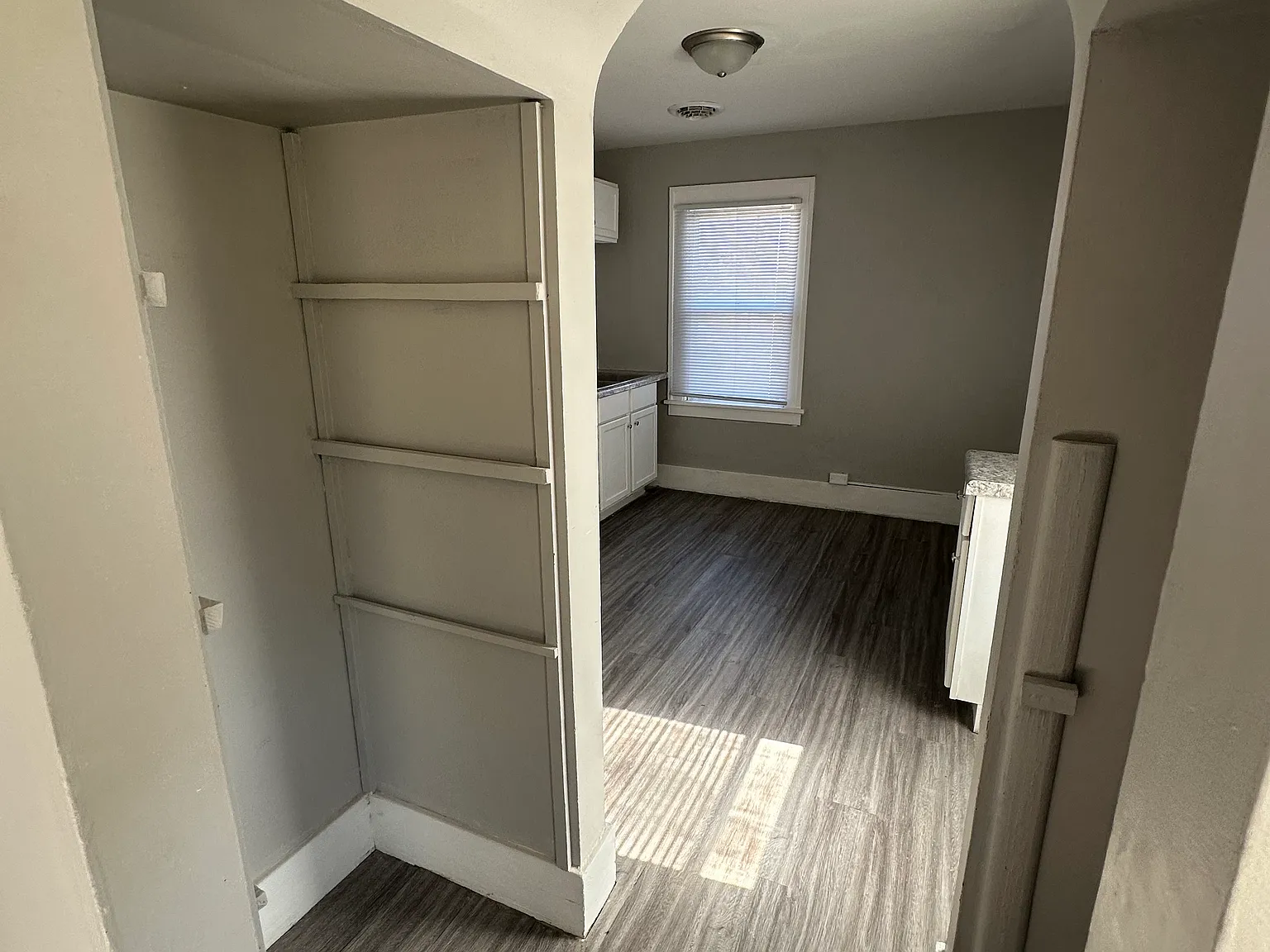 1 bed, 667 sqft, $900 — Photo 3