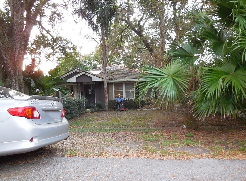 2nd image of 738 Franklin Ave