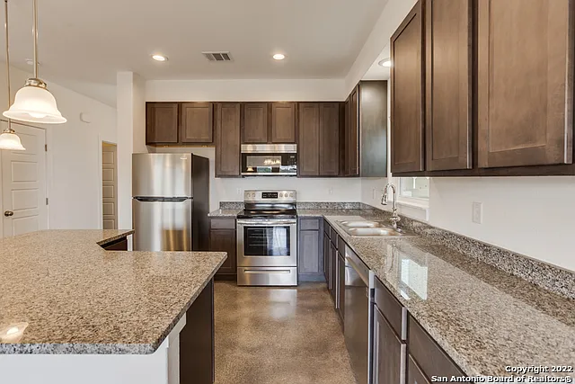 206 Topaz #1502 — Photo 22