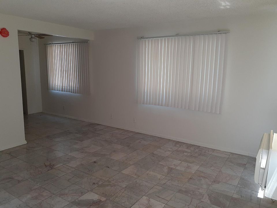 1st image of 948 W Huntington Dr