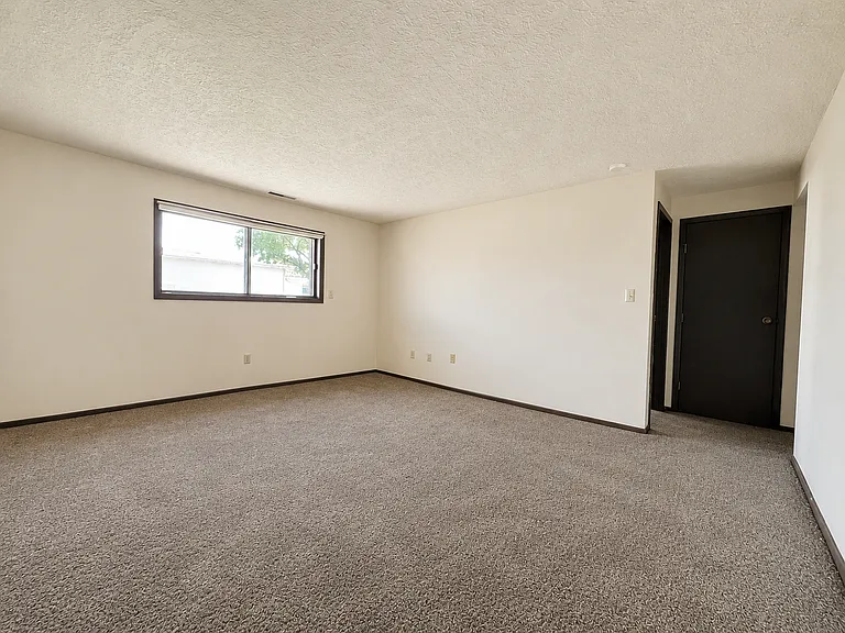 832 W 6th St #322-N-14 — Photo 6