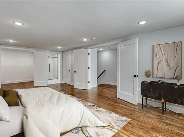 108 Oak Street image 1 of 18