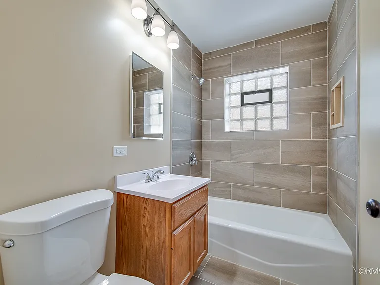 32 N Main St #1N — Photo 10