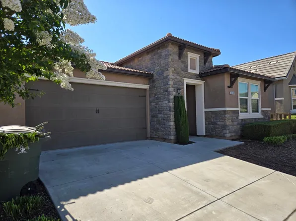 3416 Carmelita Ave, Clovis, CA 93619