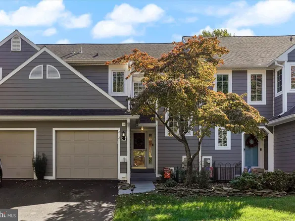 212 E Village Ln, Chadds Ford, PA 19317