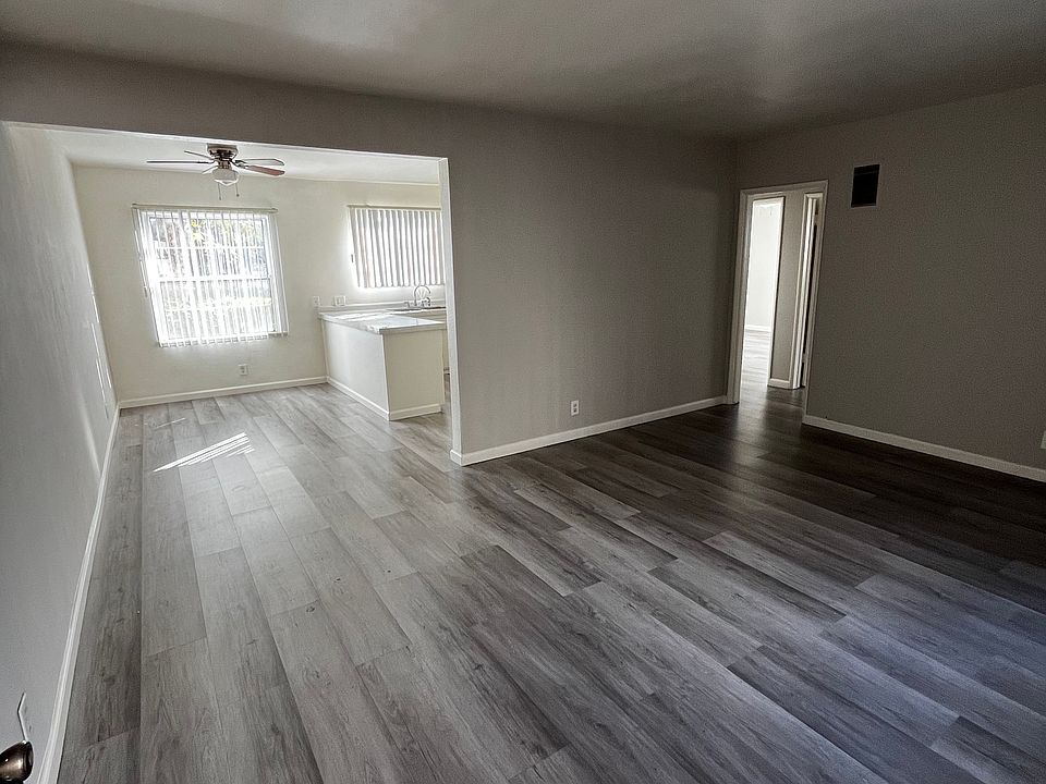 1st image of 10635 Friar St