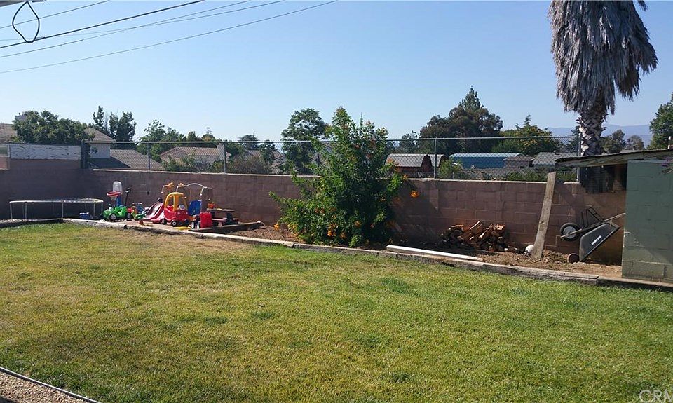 2nd image of 190 Myrtlewood Dr