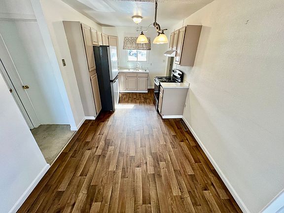 3rd image of 1429 Aspen St Unit 3