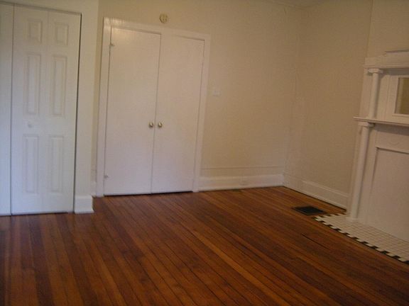 2nd image of 531 Riddle Rd APT 1