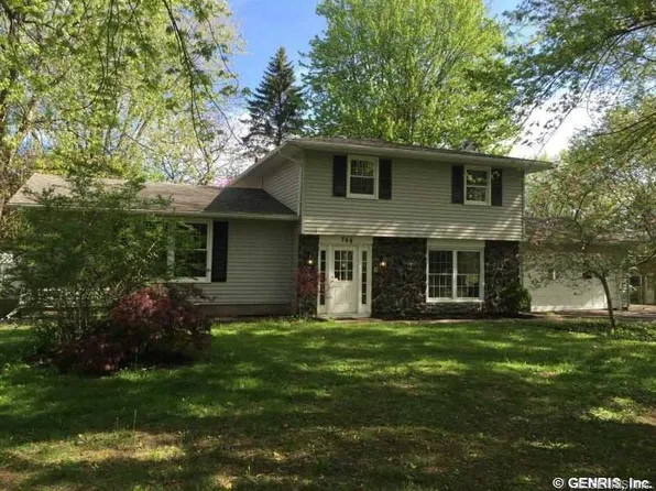 768 Newberry Ln, Webster, NY 14580
