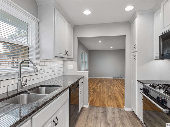 5th image of 4383 S 42nd St