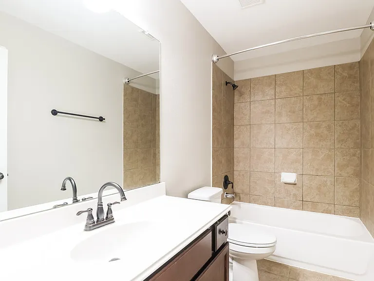 2815 Lexington Park Dr — Photo 15