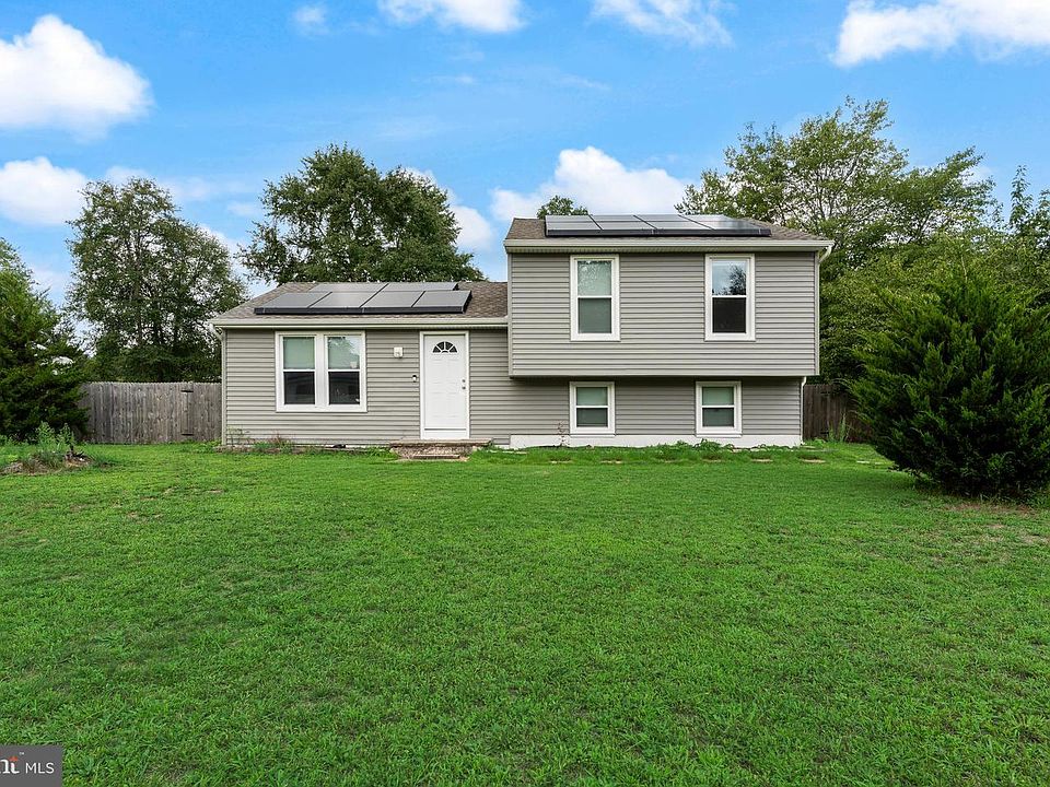 1st image of 5913 Maple Dr