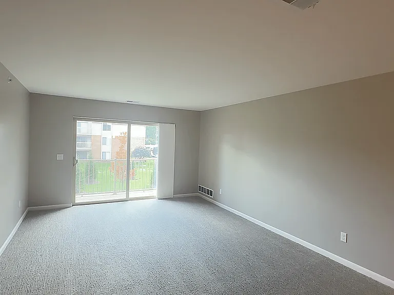 Prentiss Pointe Apartments — Photo 331