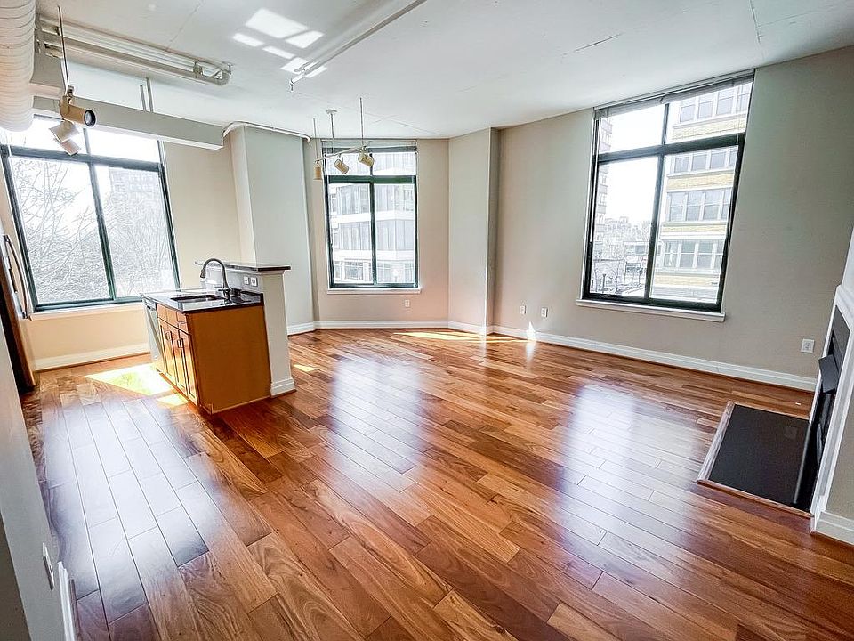 1st image of 1201 N Garfield St APT 306