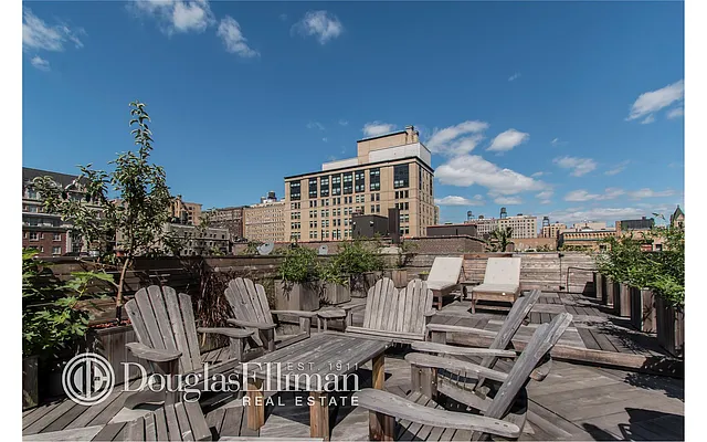 Sold by Douglas Elliman | media 14